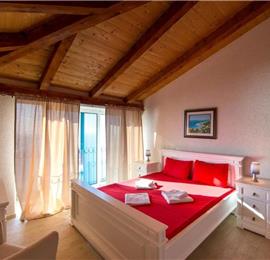 1 Bedroom Apartment with 2 Shared Pools, sleeps 2